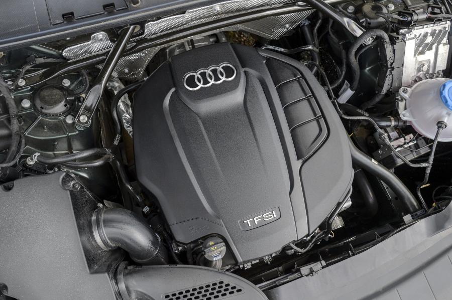 Моторный отсек Audi Q5 TFSI Quattro S-Line 2017 года  (ZA) (фото 5 из 30)